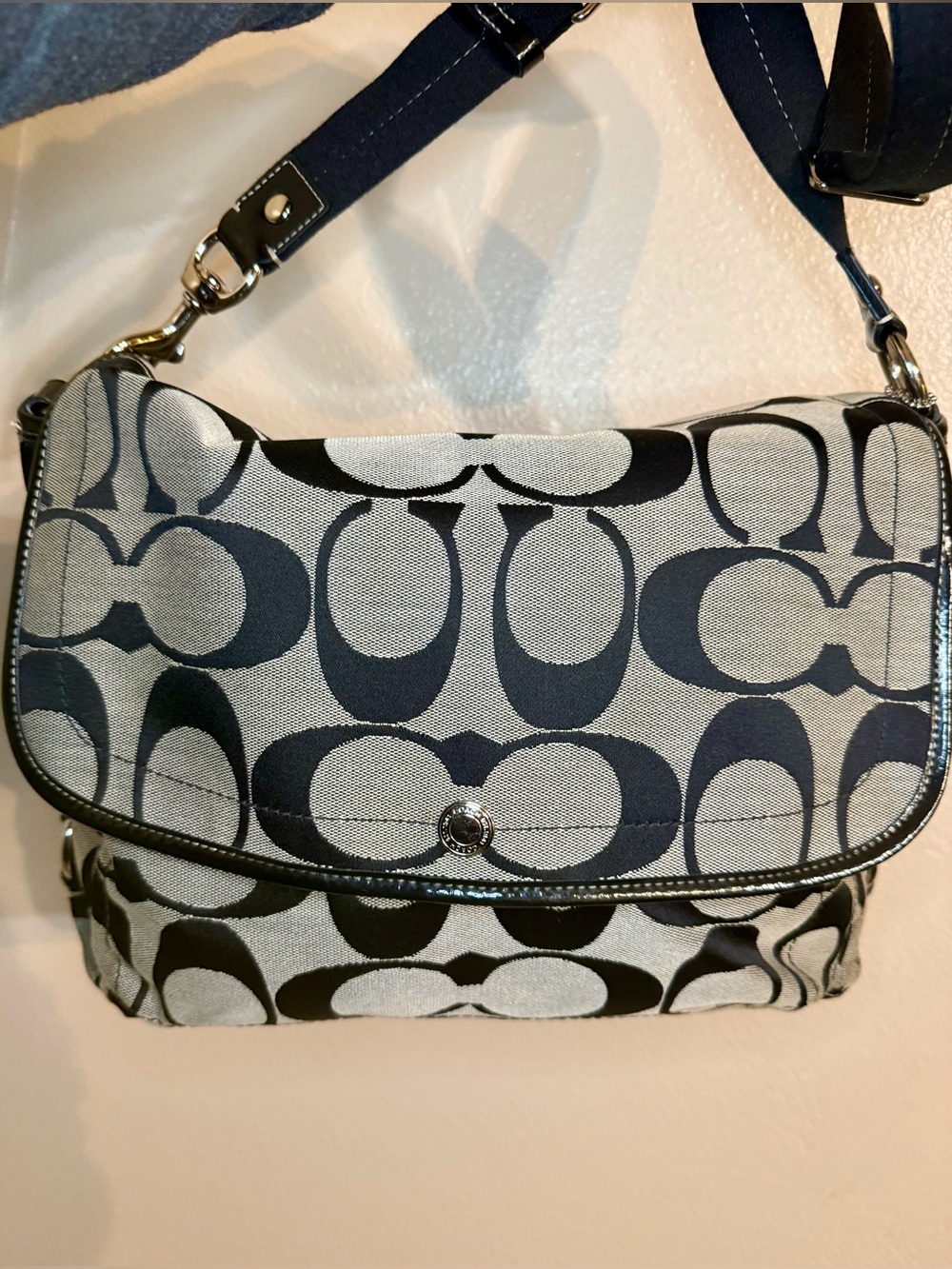 Coach Signature Canvas Crossbody Messenger Bag